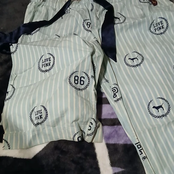 PINK Victoria's Secret Blue Ribbed Top - Picture 4 of 7